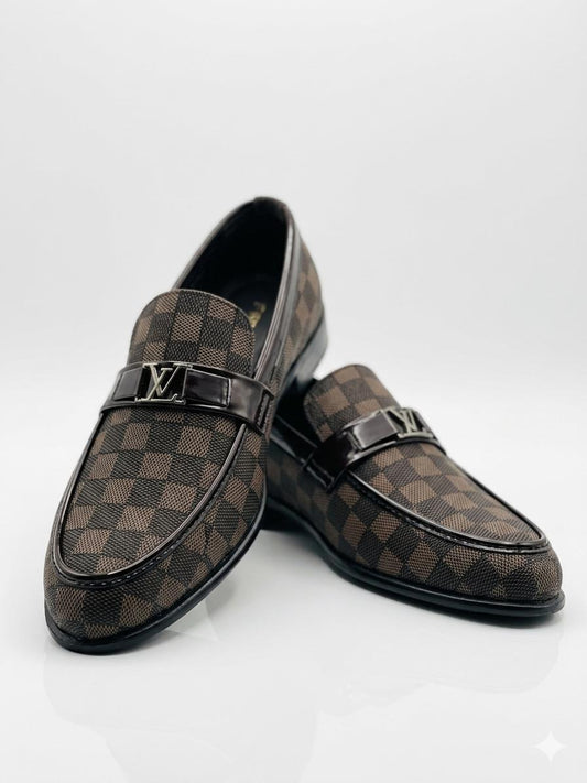 BROWN LV 0905